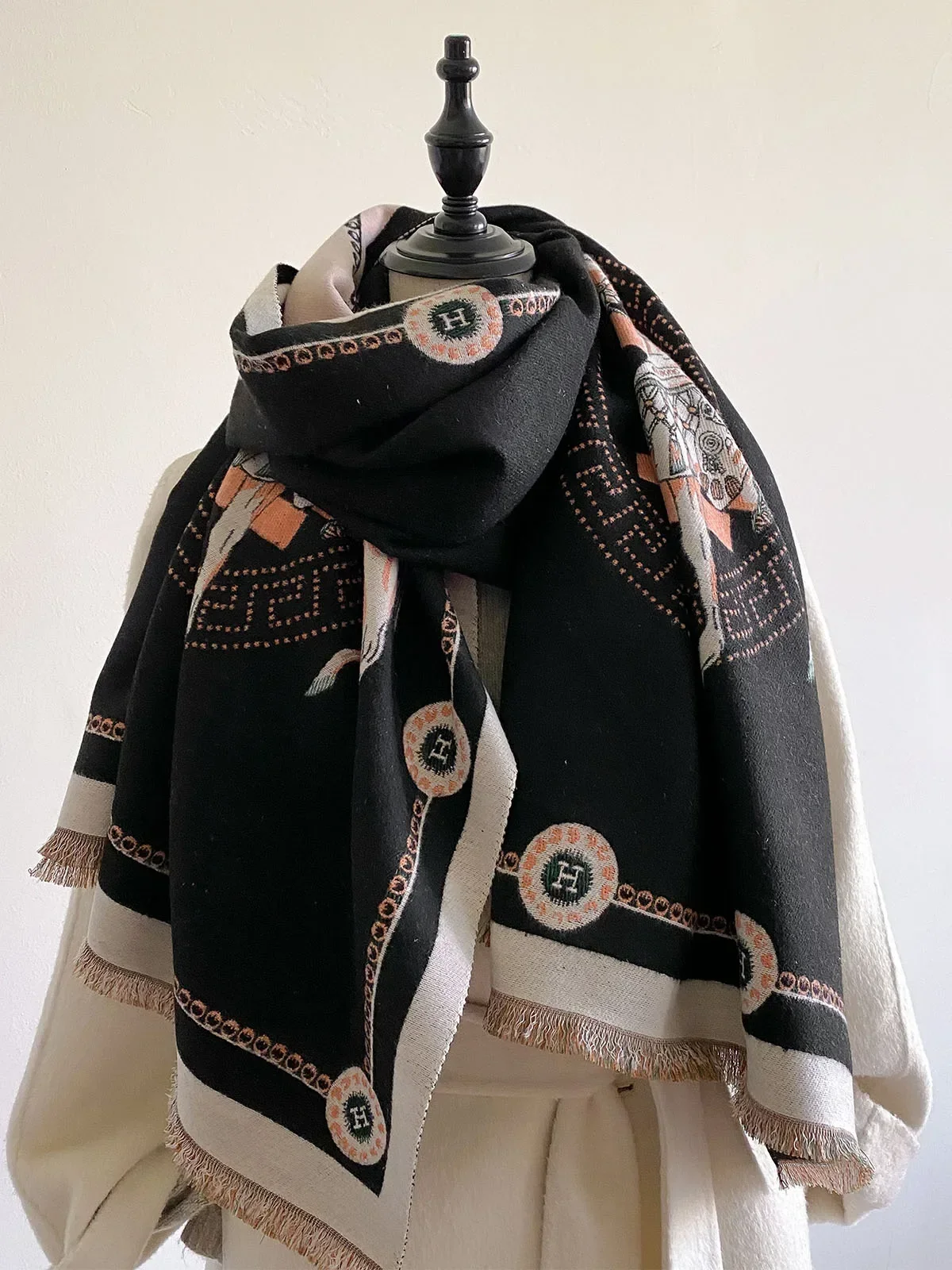 2024 New Winter Women\'s Horse Print Faux Cashmere Scarf Fall and Winter Thickened Fashion Warm and Versatile Scarf Shawl