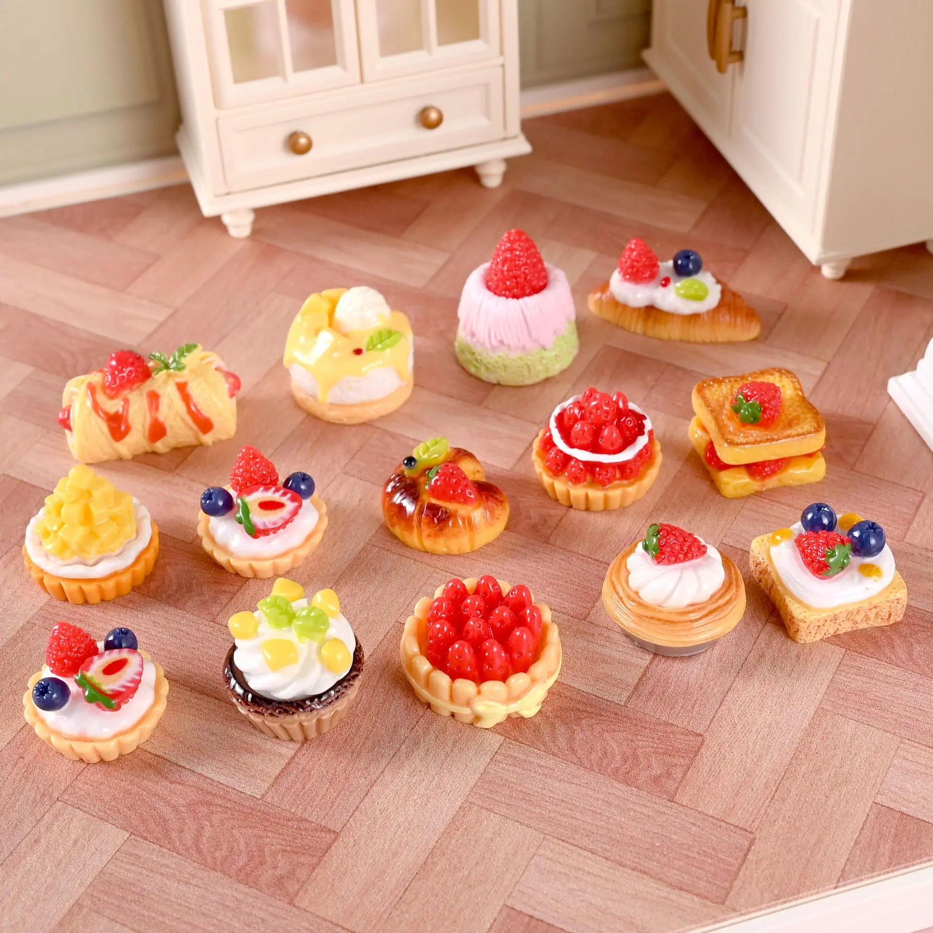 

5pcs Dollhouse Cake Dessert Fruit Cake Egg Tart Mini Model Resin Kitchen Scene Decor Play Kitchen Toys Miniature DIY Accessories