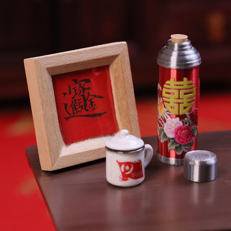 1Pc 1/12 Dollhouse Warm Water Bottle Mini Chinese Nostalgic Scene Thermos Model Ornament Toy Doll House Decor Accessories（Random