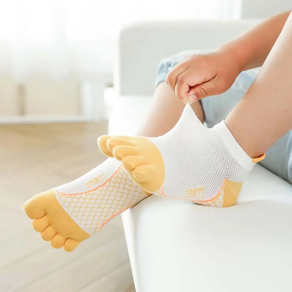 

Color Matching Soft Anti-slip Cotton Sweat Absorbing Kids Hosiery Split Toe Socks Short Tube Socks Five-Finger Socks