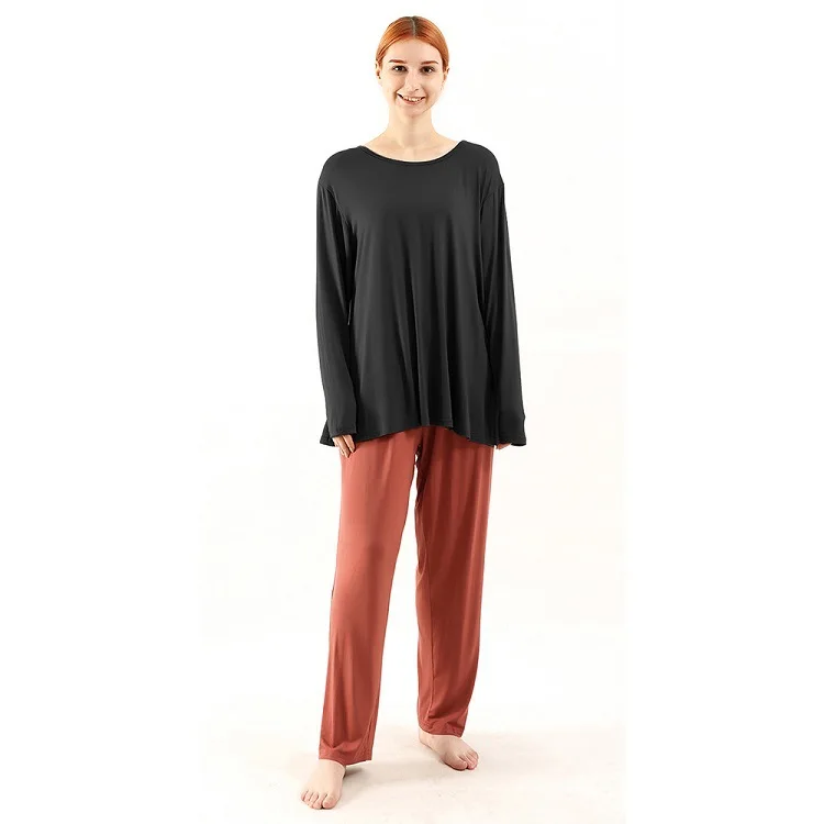 +black top+vermilion red pants