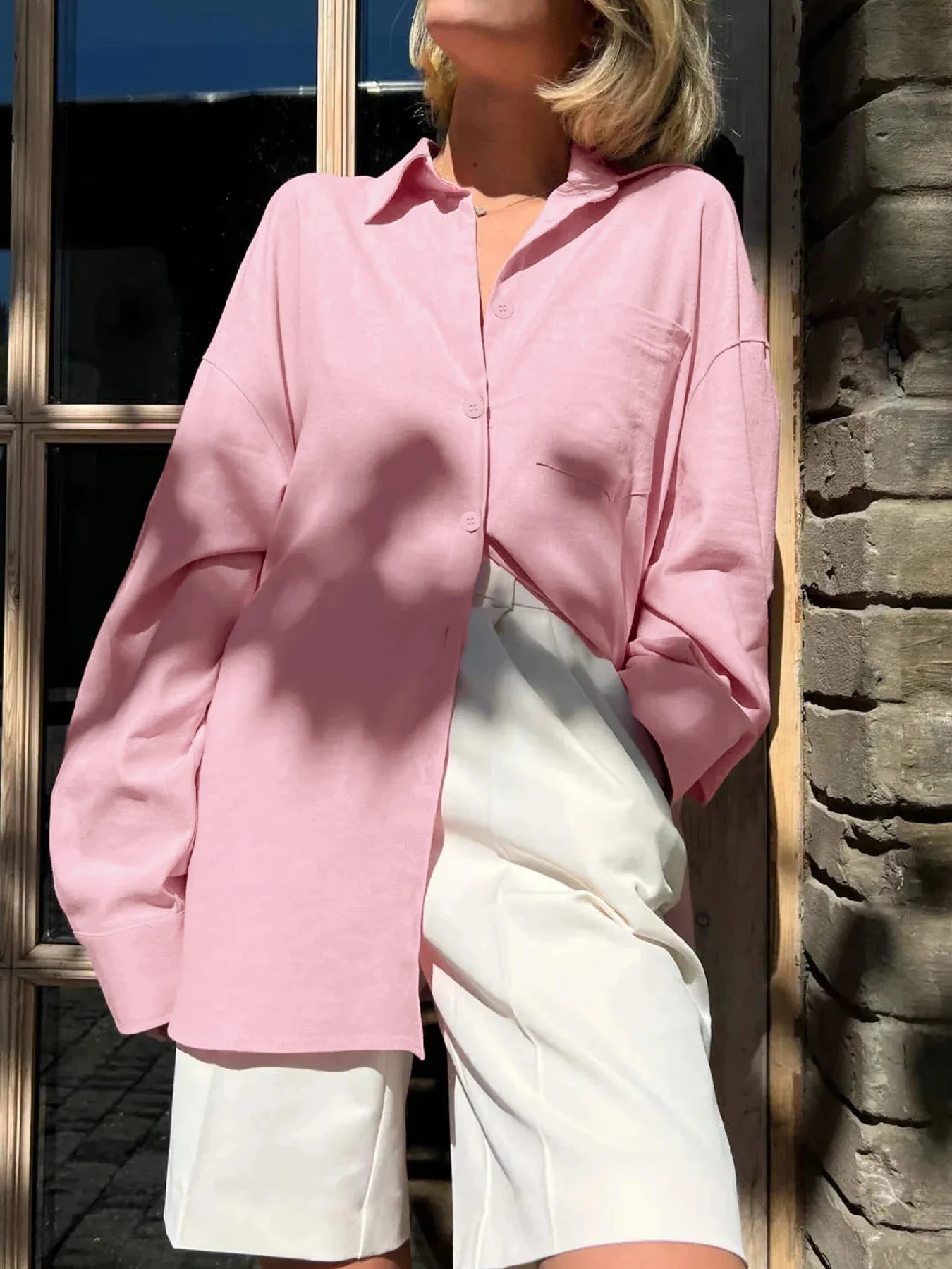 

Весенне-летняя женская блузка светло-розового цвета с отложным воротником, на пуговицах, с передним карманом, оверсайз, с длинными рукавами, из легкой ткани, повседневная, свежая, на каждый день