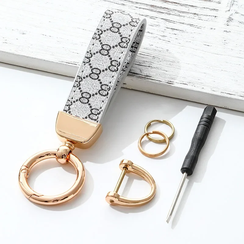 العصرية الجلود المفاتيح خمسة المعادن سيارة الأزواج سلاسل المفاتيح النساء نمط المألوف حلقات المفاتيح مجوهرات اكسسوارات