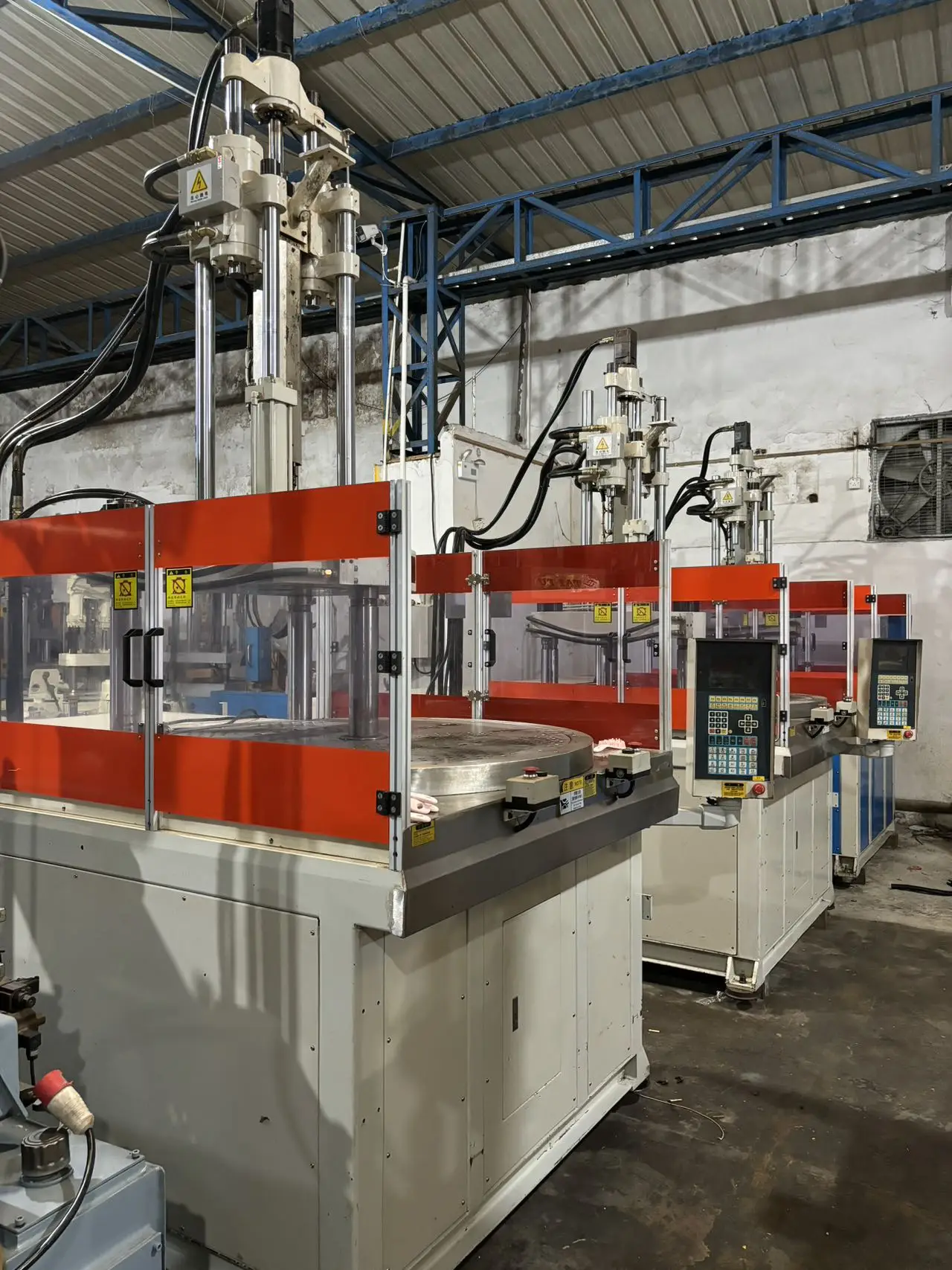 Ton Vertical Rotary Table  Molding Machine Servo Motor 4 Station Turntable Plastic Molding Equipment