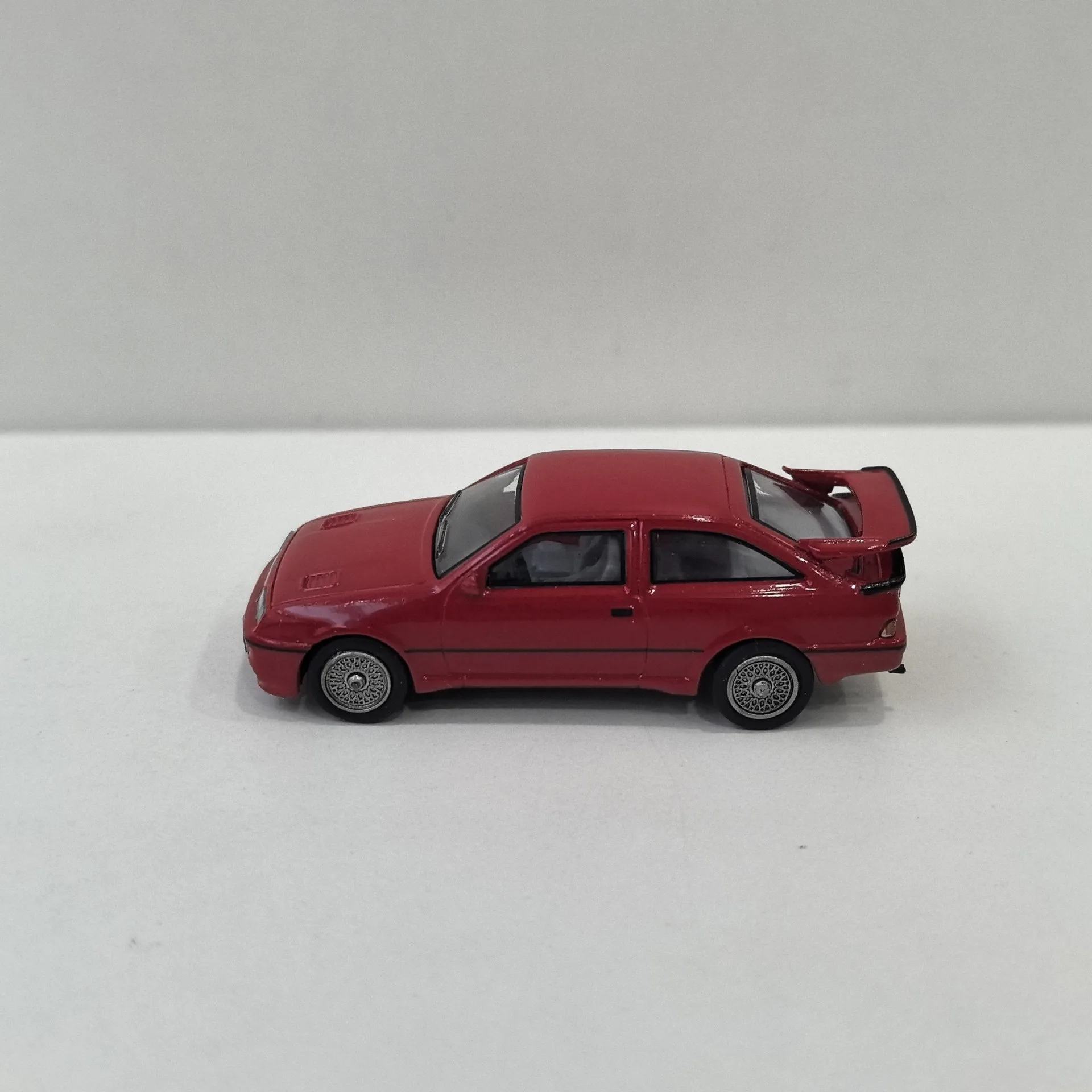 BREKINA HO 1/87 moulé sous pression, échelle FORD Sierra RS Cosworth Ford, modèle de voiture en plastique, jouet de collection, cadeau, affichage Souvenir, ornement
