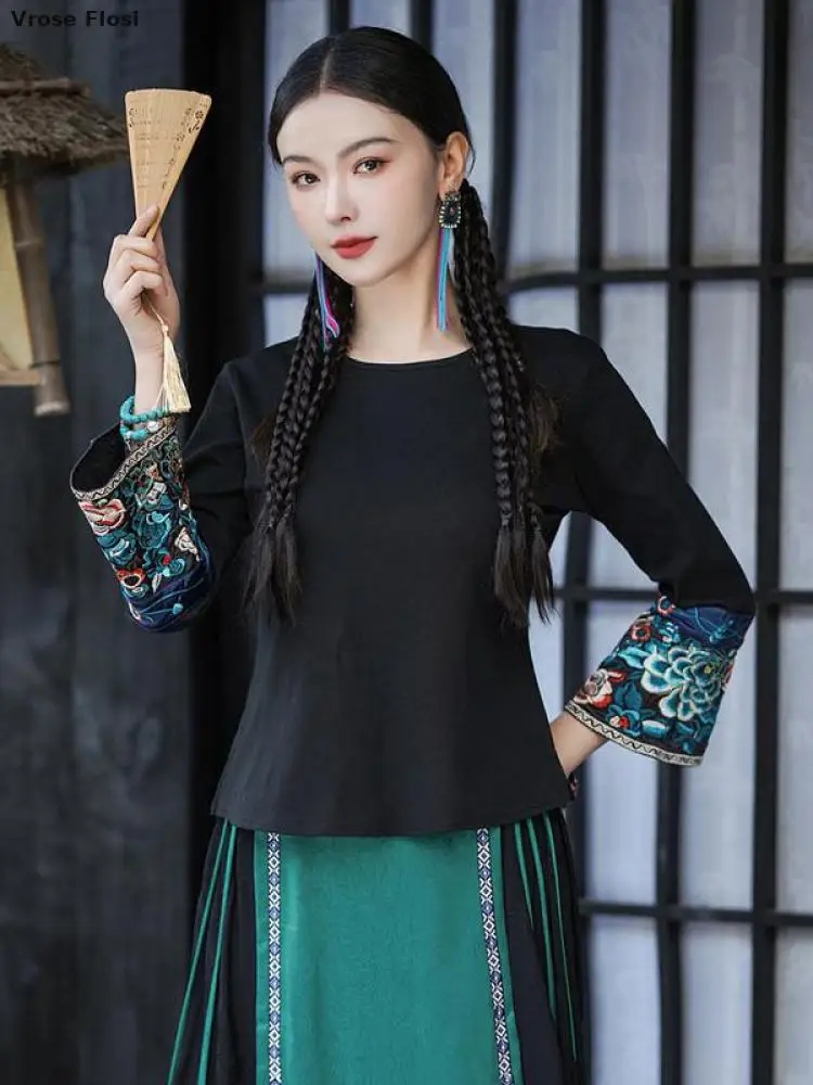 

2025 Oriental Harajuku National Style New Chinese Embroidery Long-sleeved T-shirt Women Top Black O-collar Wild Female Blouse