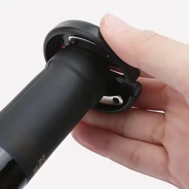 مجموعة فتاحة النبيذ الكهربائية المصنوعة من الفولاذ المقاوم للصدأ AD - المفتاح التلقائي مع صندوق هدايا بقاعدة راقية