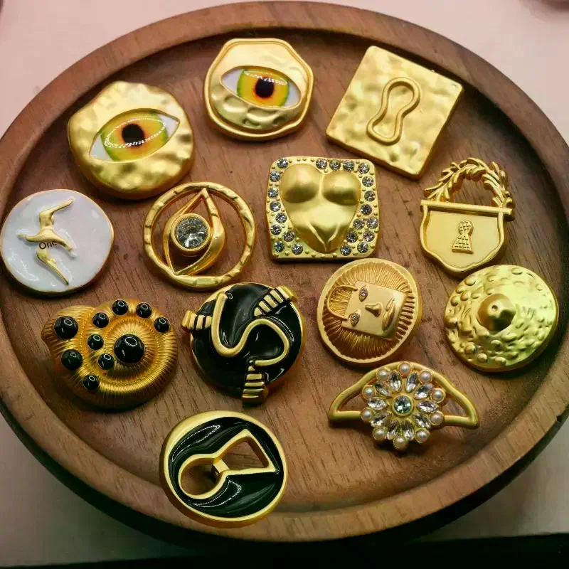 Vintage Metal Buttons Artistic Eye Heart Shape Decorative Option for Clothing Blazer Sweater Dress DIY Handicraft Sewing