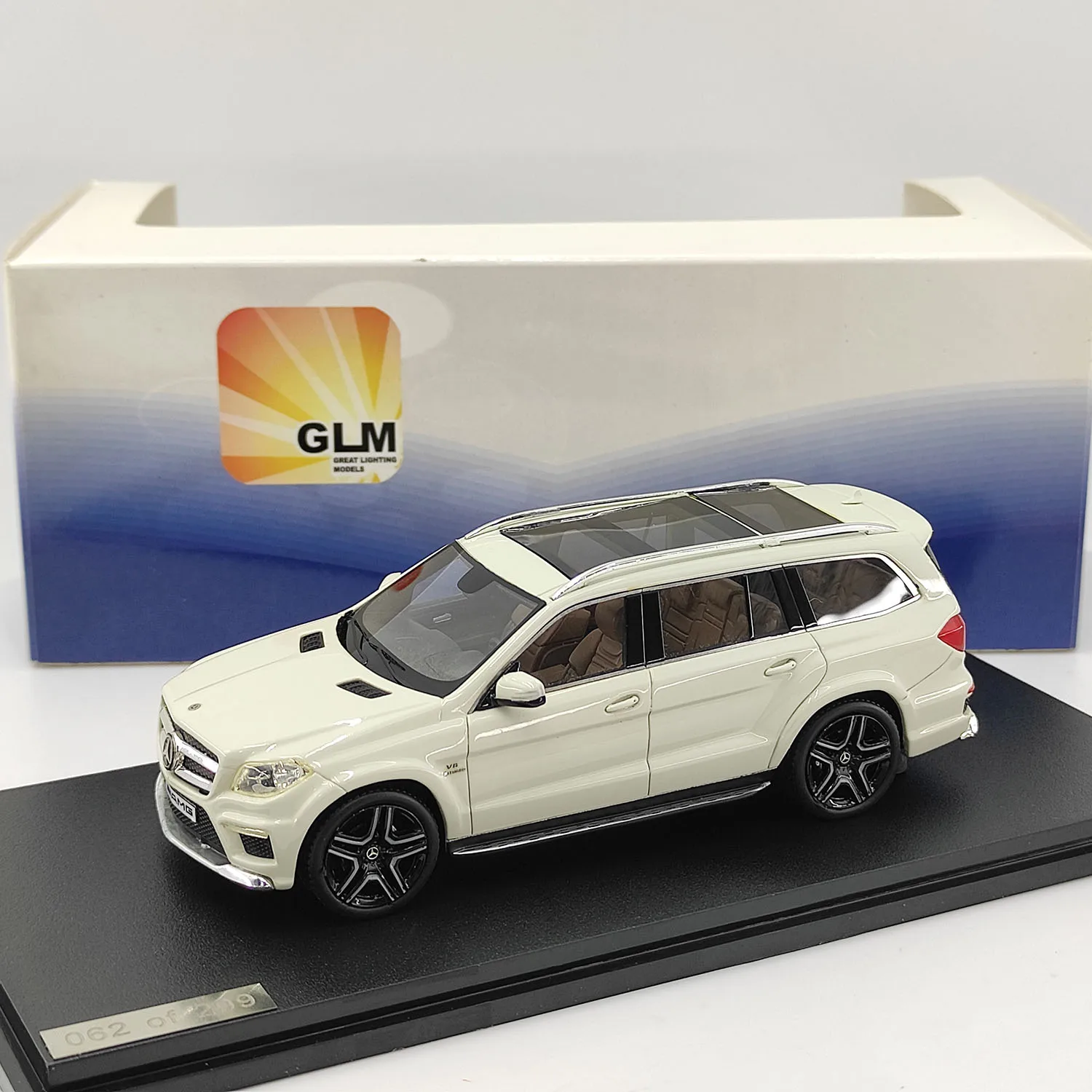 GLM 1:43 Benz AMG GL63 X166 Biały Model Samochodu z Żywicy Kolekcjonerski Zabawka Prezent Pamiątka Ozdoba Dekoracyjna