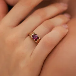 New in Classic red gemstone flower rings for women Light luxury exquisite and fashionable ring charms banquet jewelry