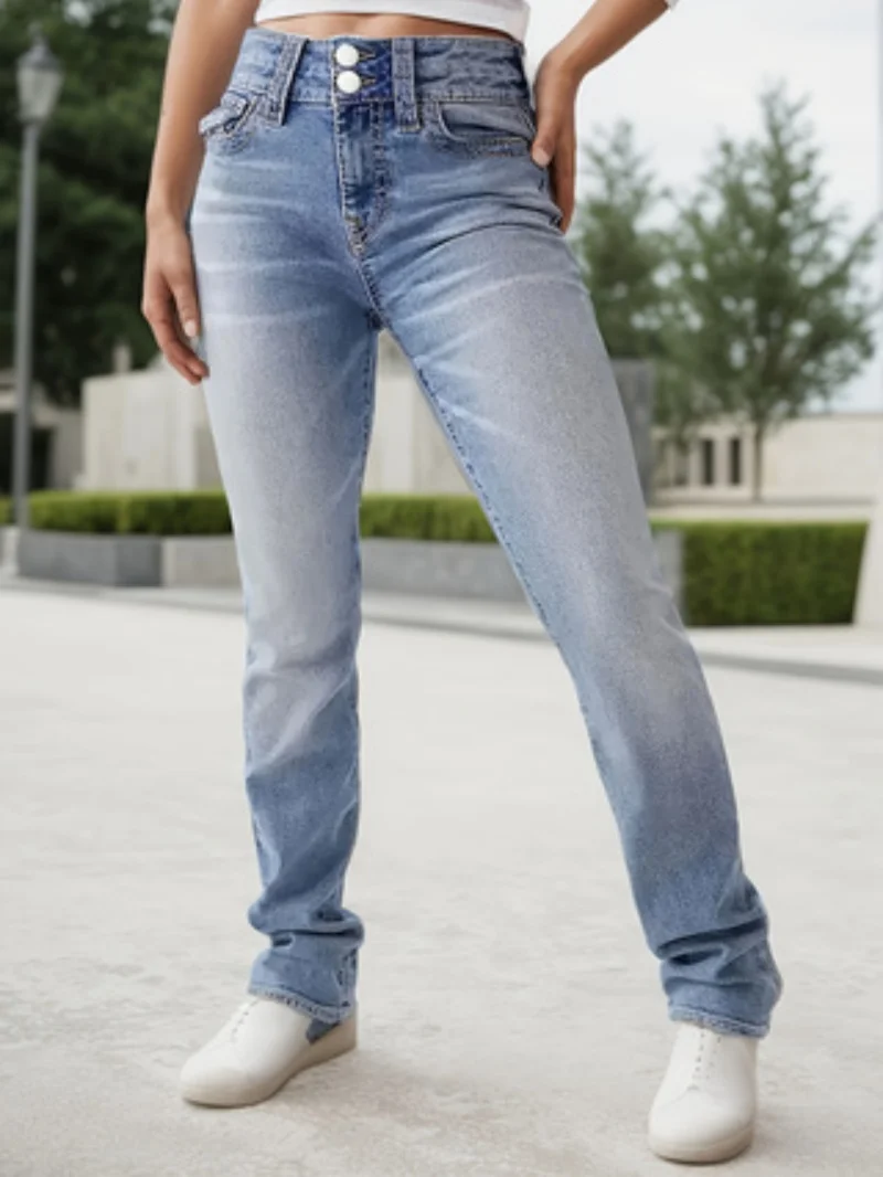 Die Straight-Fit-Jeans für Damen verfügt über ein stilvolles, schlankmachendes Design mit einer eng anliegen Hüfttasche, einschließlich Knopftaschen, perfekt für den Alltag