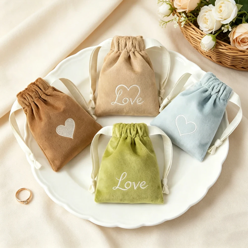 

100Pcs/Lot Custom Velvet Jewelry Organizer Gift Small Bag Touching Plush Drawstring Packaging Storage Pouch Wedding Favors Bag
