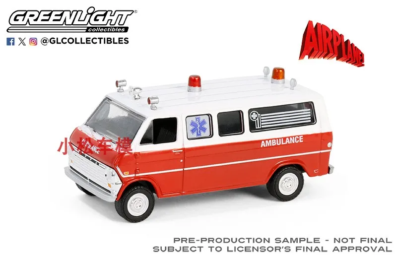 

GreenLight 1:64 1970 Ford Club Wagon Ambulance Alloy simulation micro car model collection decoration car toy gift