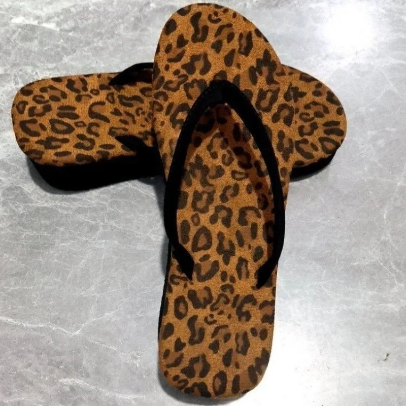 

Модные летние резиновые сандалии, шлепанцы для женщин, женские тапочки с леопардовым принтом для женщин, домашние уличные шлепанцы на пляже