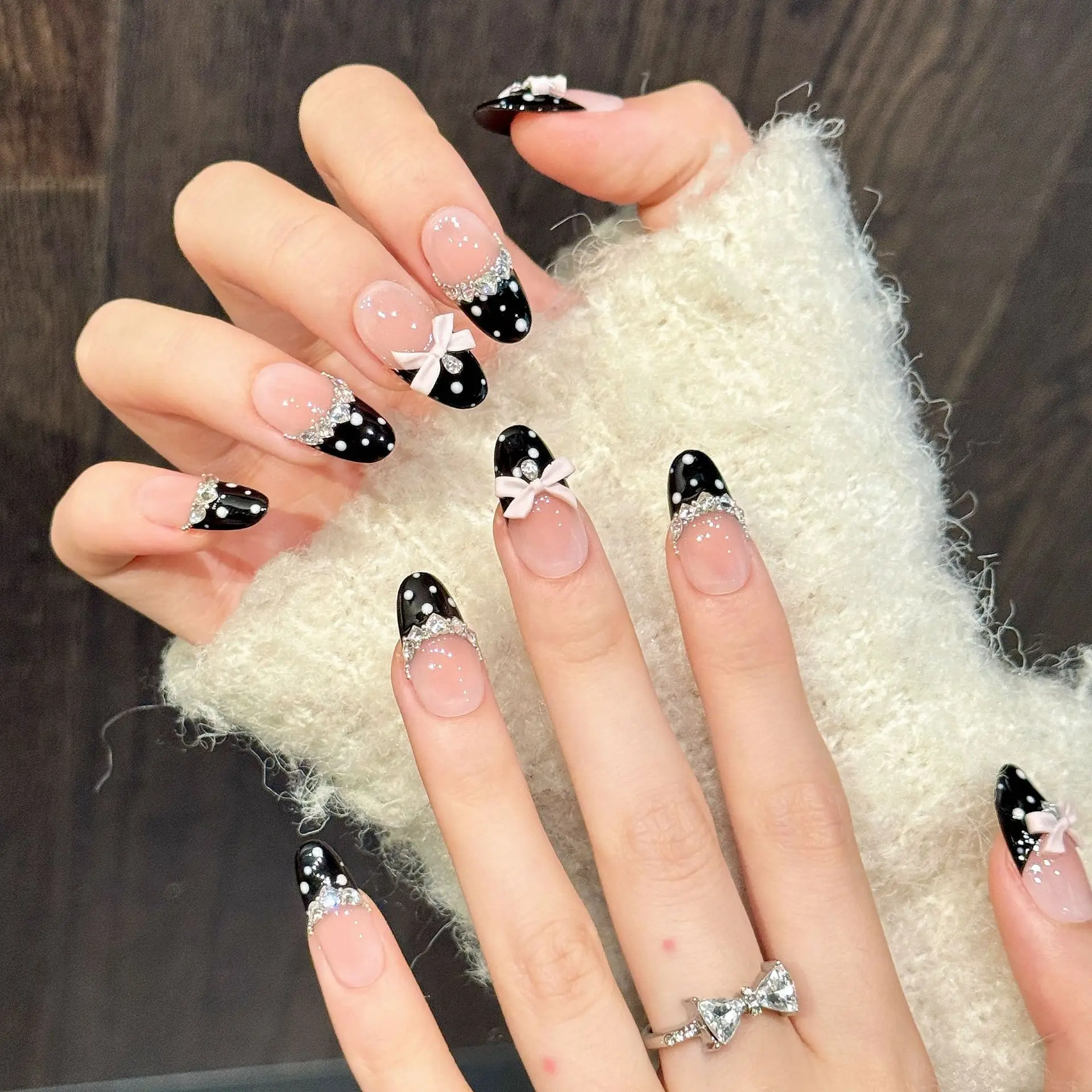 10pcs Pure Hand Pressed Almond Nail Art,Nice Fake Nails,Miu-style Delicate Designs With Bow Diamond Accents,Suitable For Women