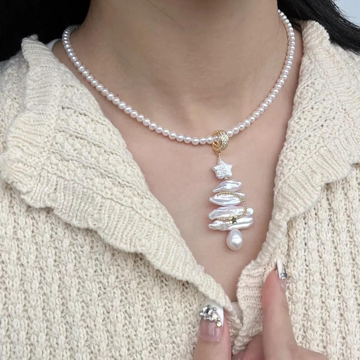 

1Pcs Necklace Pendant Colorful Baroque Pearl Christmas Tree Pendant Necklace Brooch Retro Personalized Versatile