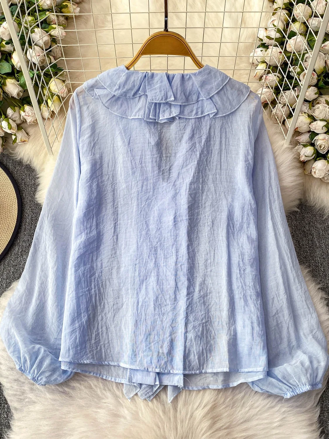 เสื้อชีฟองทรงหลวมสไตล์เกาหลี แขนยาว คอวี แต่งลูกไม้สีฟ้าอ่อน กระดุมเดี่ยว ทรงสลิม ใส่สบาย เหมาะกับฤดูใบไม้ร่วง