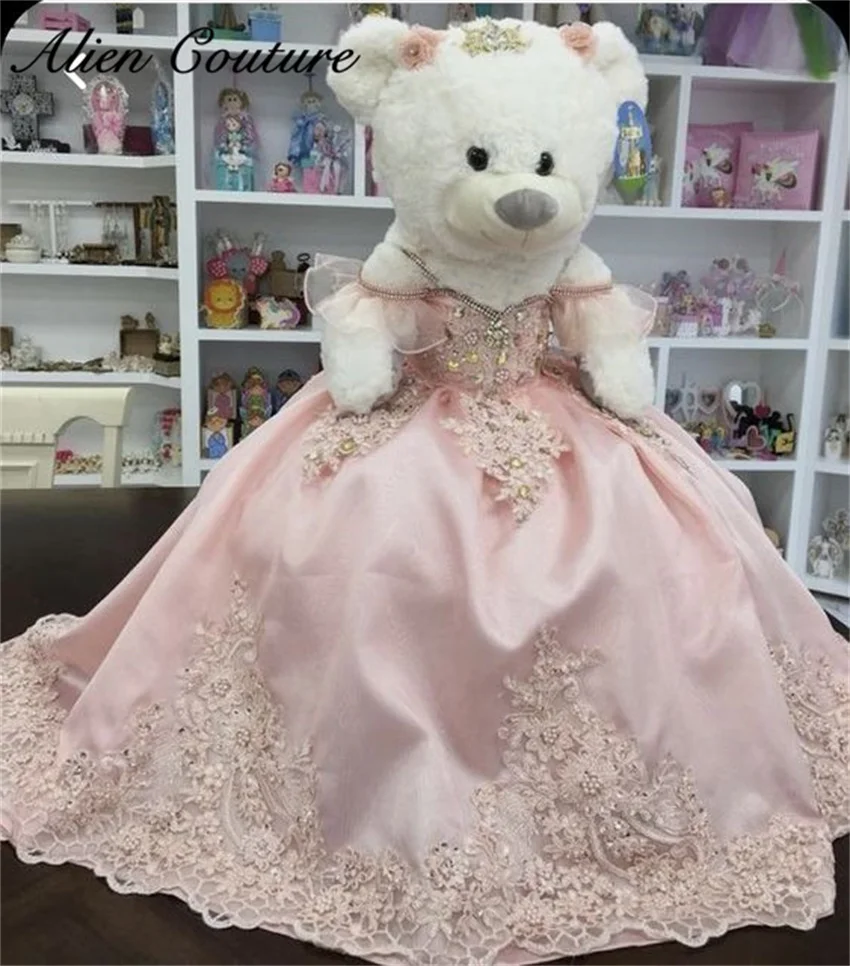 

Pink Quinceanera Teddy Bear Dress 2024 Luxury Sparkly Bead Appliques Crystal Tulle Mini Dress Bear Not Included Customized