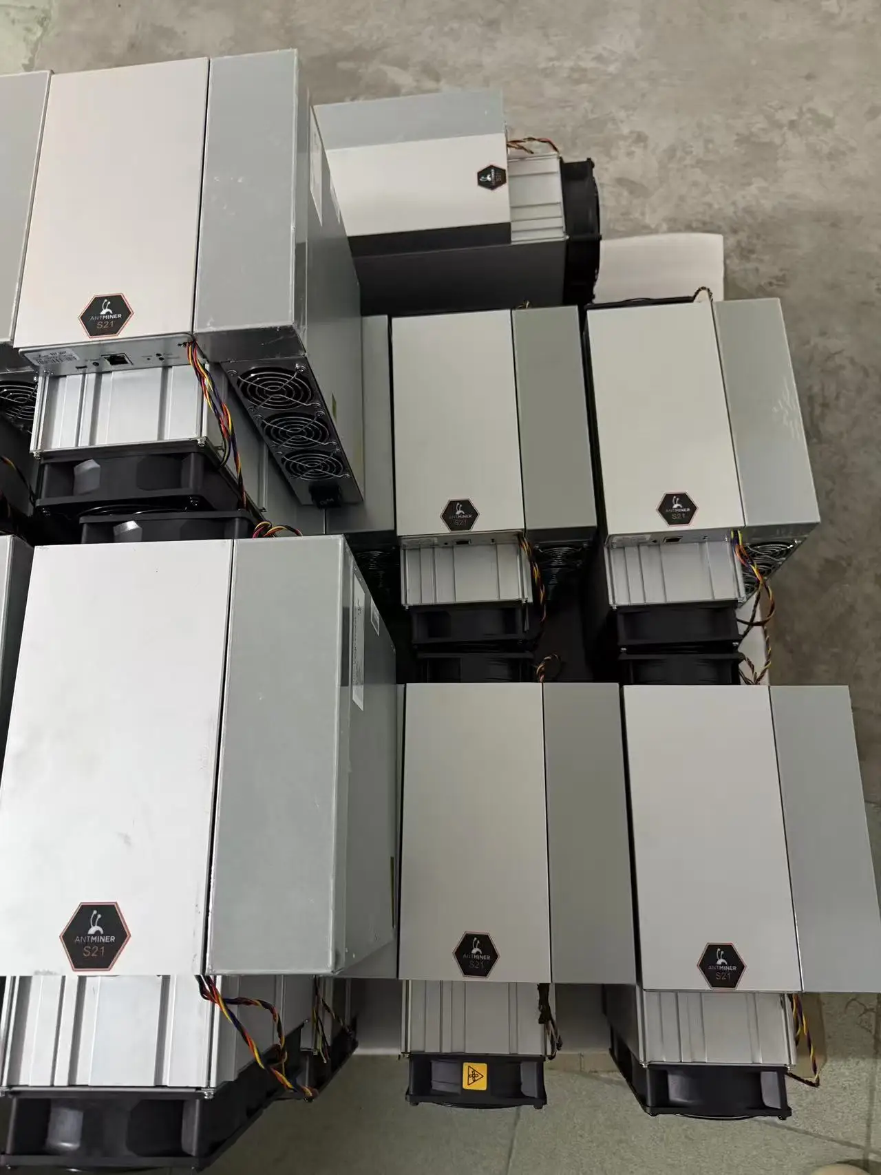 Frete grátis BITAMAIN usado AntMiner S21 188T / 120T BTC BCH Miner melhor que S17 Pro T17 S17 S19 S19 PRO S9 WhatsMiner M21S M31S