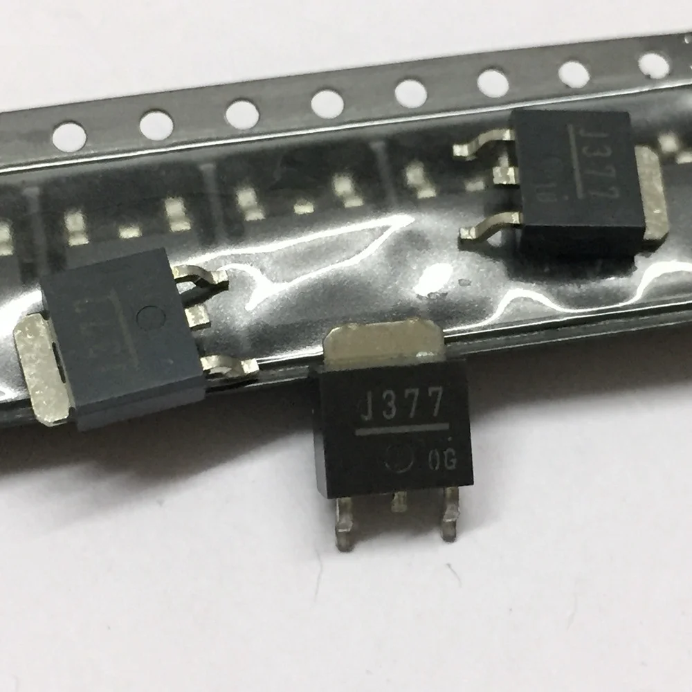 100PCS NEUE origina J377 2SJ377 Automotive computer board allgemein verwendet triode chip SMD ZU-252