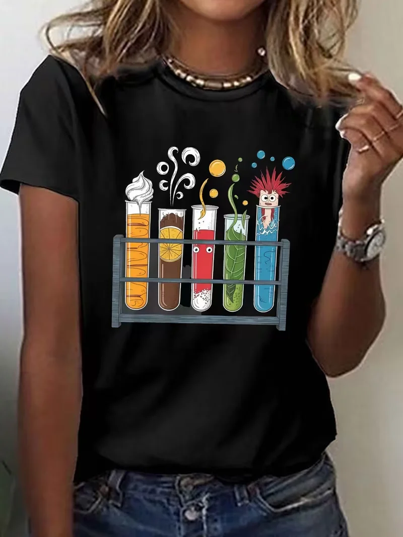 

Женская футболка с круглым вырезом с короткими рукавами — пять стеллажей для пробирок и красочной научной печатью