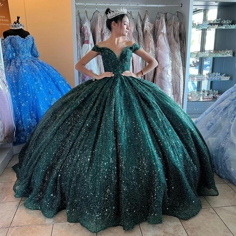 Abito da ballo con Glitter verde smeraldo abiti da Quinceanera con spalle scoperte dolce 16 abiti da festa di compleanno principessa Vestido De 15 Anos