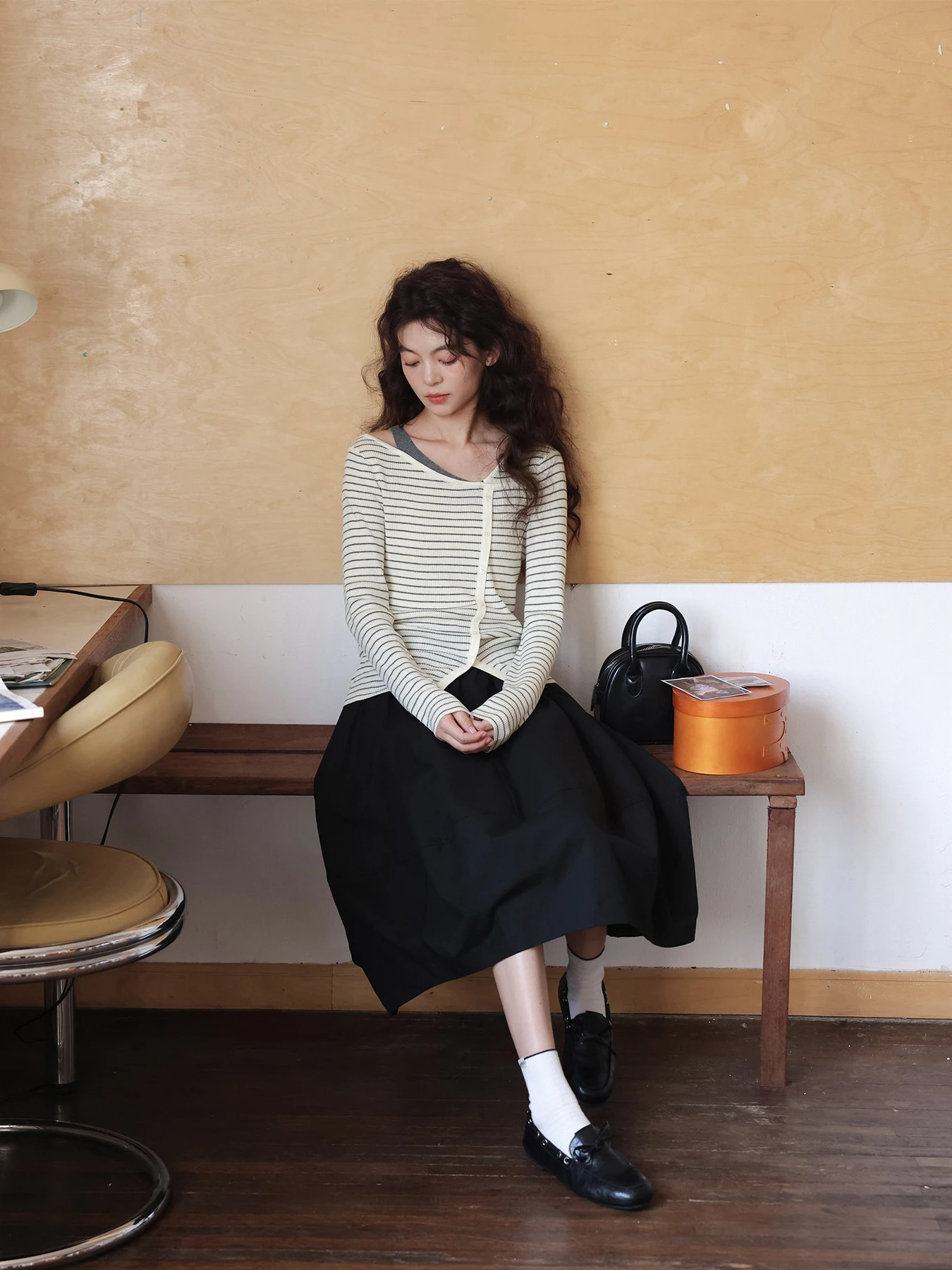 

Spring Women's Knitted Stripe Shirt Color Block Design Miu Style Soft Polyester Fiber Long Sleeve Short Length Warmth Clothing