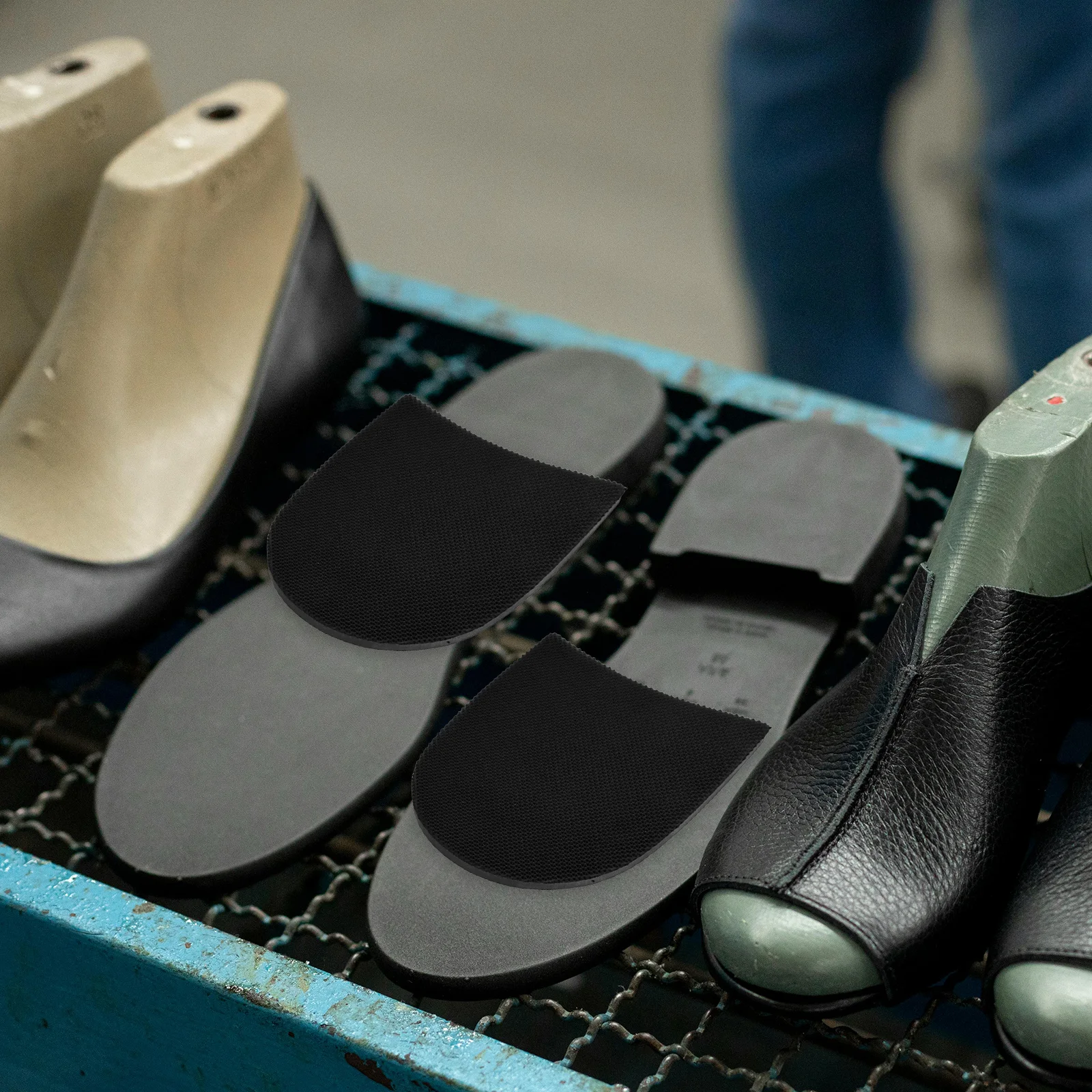 

1Pair Rubber Shoe Heel Repair Patch Non-Slip Anti-Slip Heel Pads Replacement for Sneakers Boots Shoes