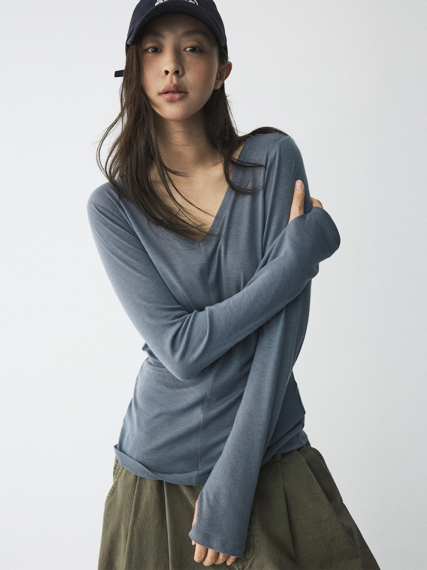 HaveRice Restaurant Muyu Wind Bell Base Shirt Larse Wool Lightweight Soft Skin-friendly V-neck T-shirt Ladies Knitted Long Sl...