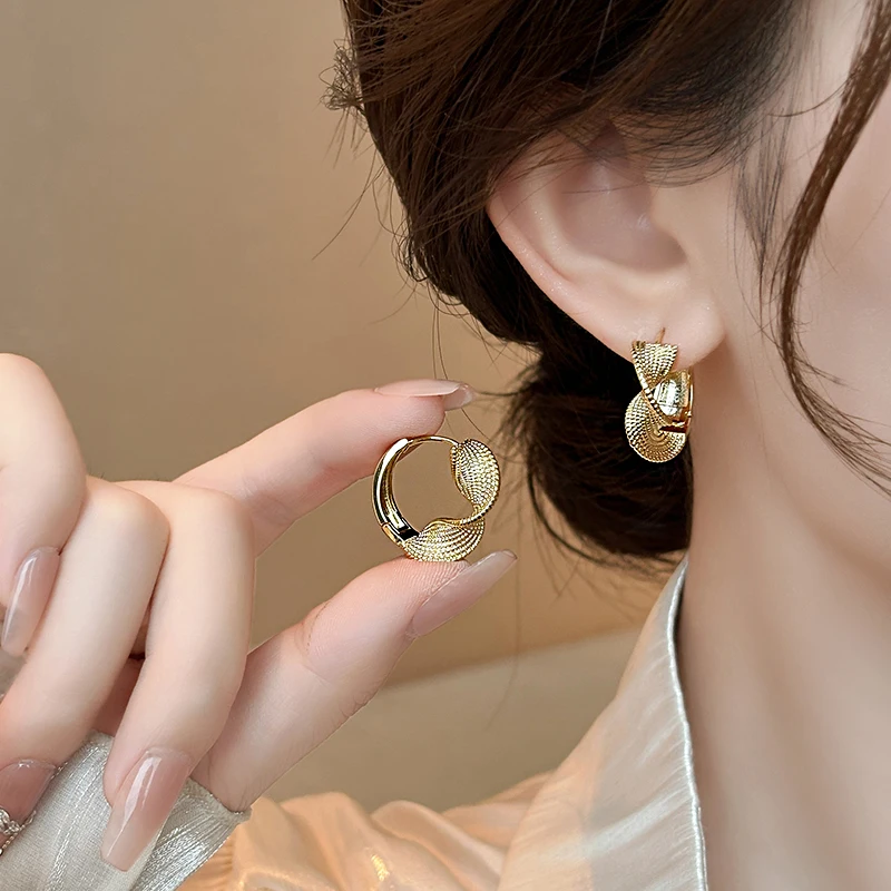 Copper alloy Gold Color Twisted Circle Earrings 2024 New Popular Ear Buckle For Women Girls Unusual Accessories High-end Jewelry