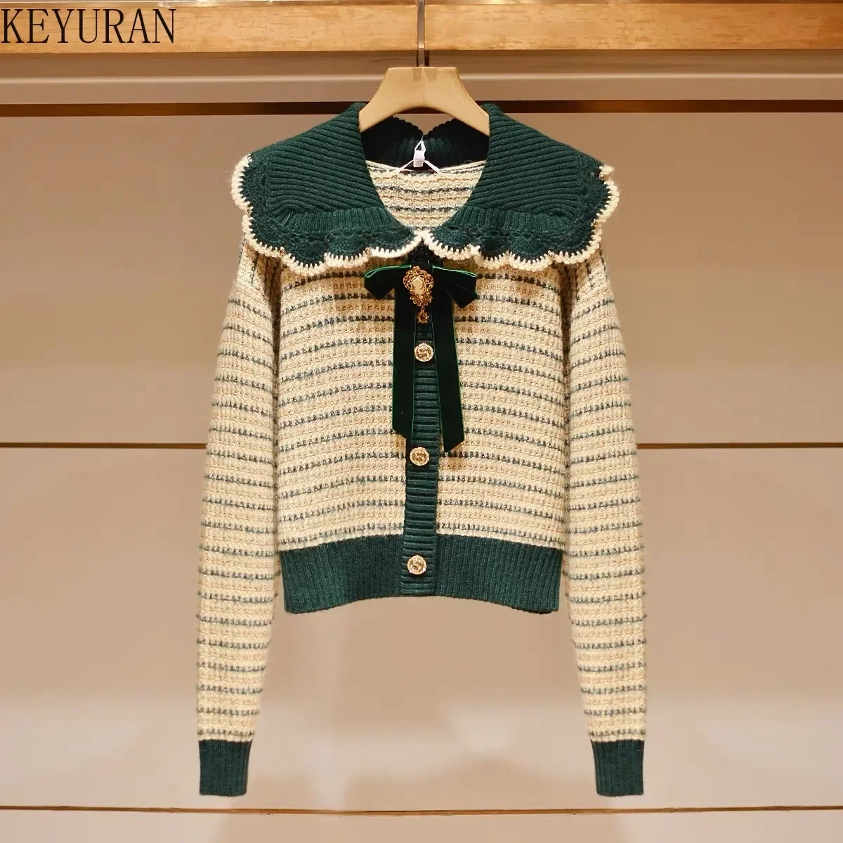 

Осень-зима 2025 г., винтажный вязаный свитер в полоску с бантом, женские пуловеры, милый трикотаж с воротником Питера Пэна и длинными рукавами, топы, джемперы