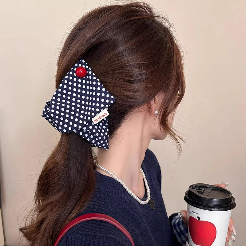 Triangle Hair Claw Clip Women Girls College Style Vintage Hair Accessory Non Slip Grip for Everyday Home or Office Hairstyles view 4