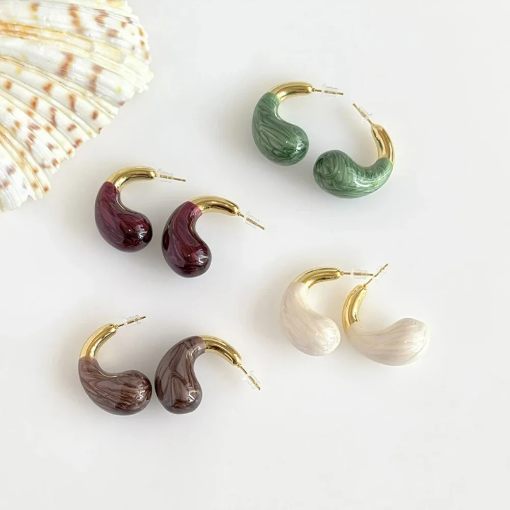 

Retro Multi-color Oil Dripping Hollow Comma Shape Resin Earrings for Women Design and Temperament Ear Jewelry New Enamel Earring