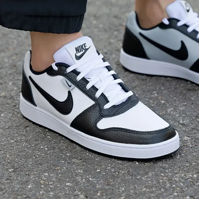 Nike EBERNON low prm “blanco y negro” deportes y ocio cómodos retro cien zapatos de tabla baja para hombres