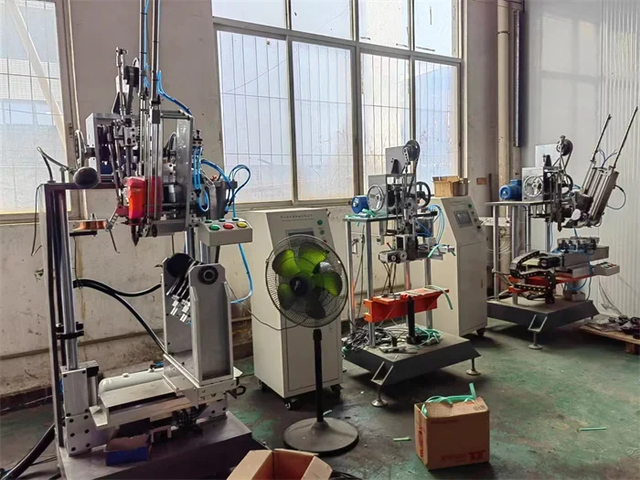 4-axis Ceiling Broom Tufting Machine For V Shape Fan Type Roof Cleaning Broom