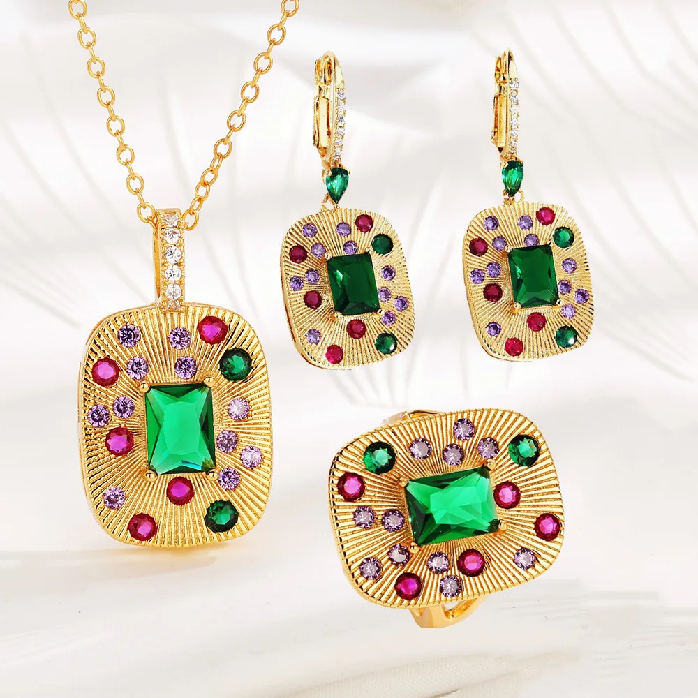 

Foydjew Italian Retro Luxury Imitation Emerald Jewelry Sets Pendant Necklaces Dangle Earrings Rings Women's Banquet Accessories