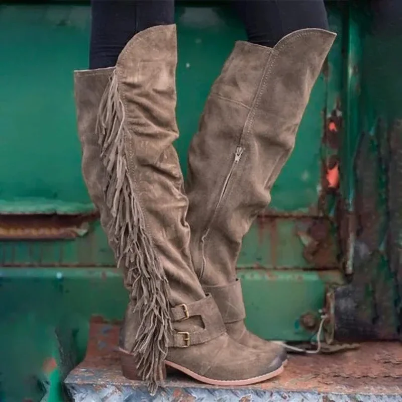 Botas Retro de invierno con punta redonda y cremallera para mujer, botas largas marrones con borlas y tacón grueso, zapatos de Cosplay para fiesta de disfraces de Halloween 2025