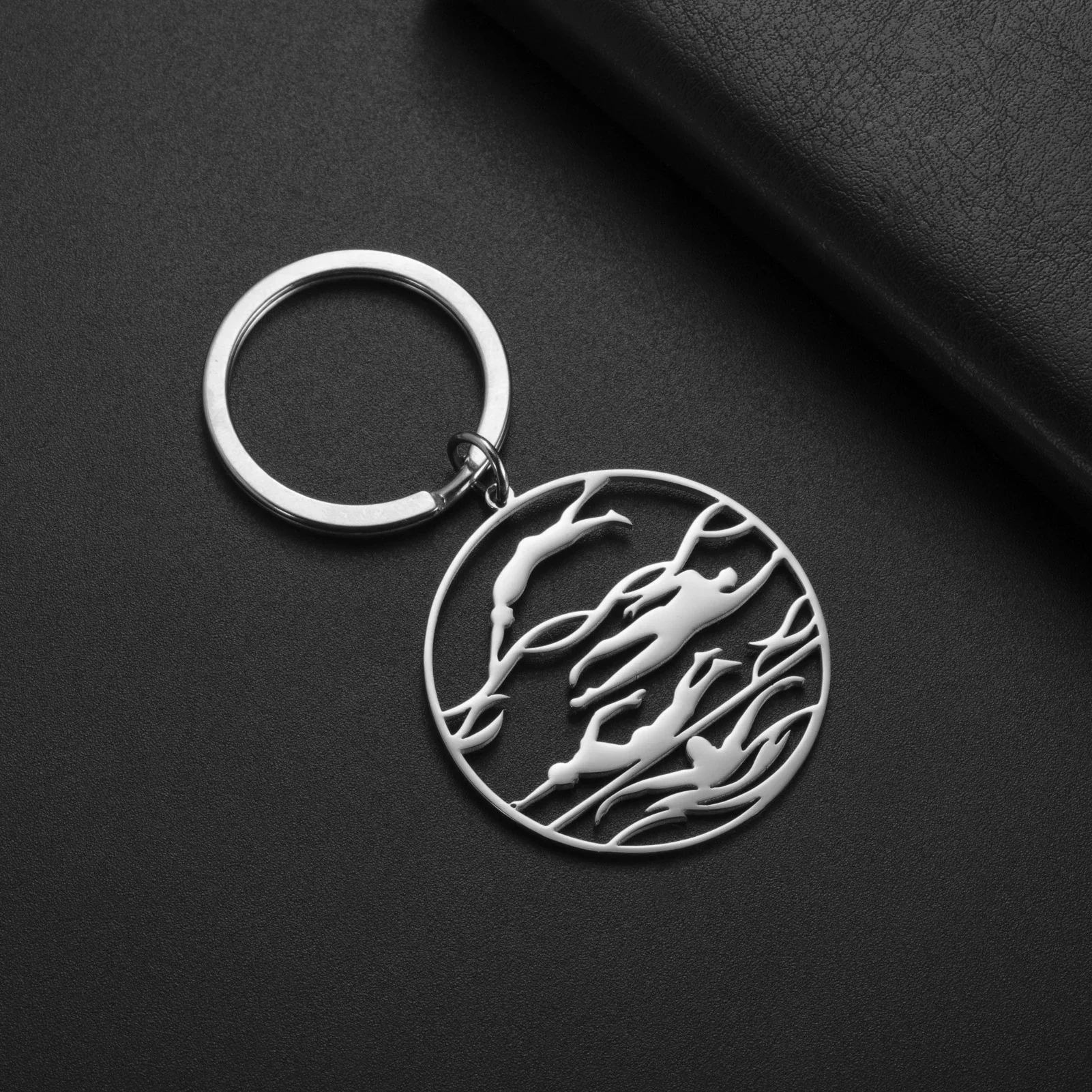 Skyrim Swim Keychain for Woman Man Butterfly Freestyle Swimmimg Stainless Steel Key Chain Ring Sports Pendant Jewelry Gift