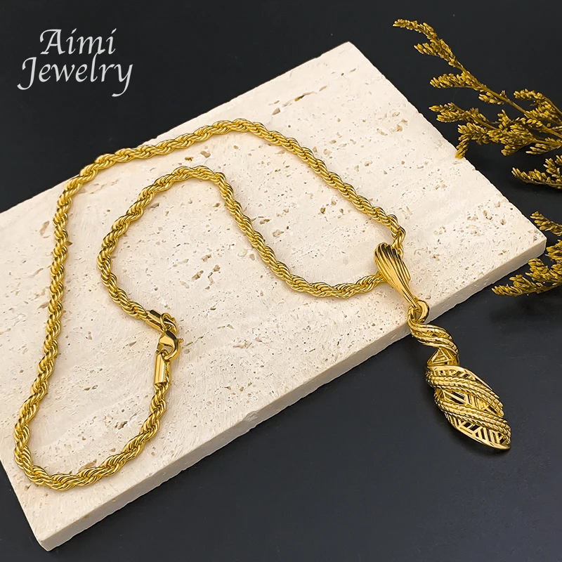 Women's Unique Geometric Twisted Pendant with Chain Set