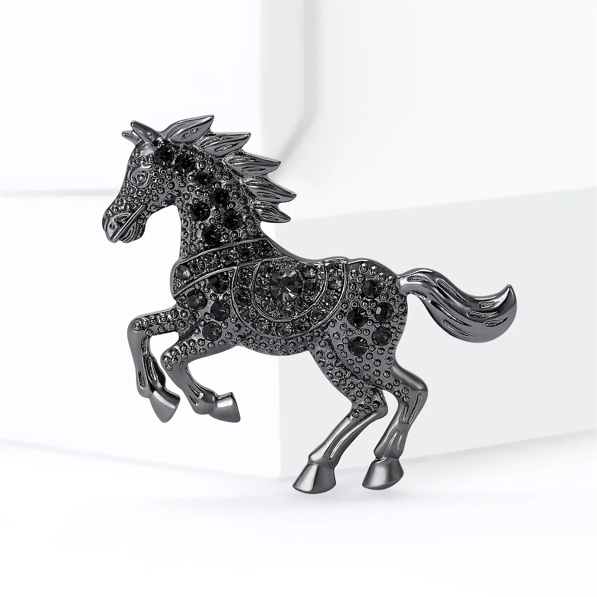 Vintage Enamel Horse Brooch for Man and Wome Creative Personality Pin Punk Kpop Jewelry Accessories Party Cool Trendy Gifts 2025