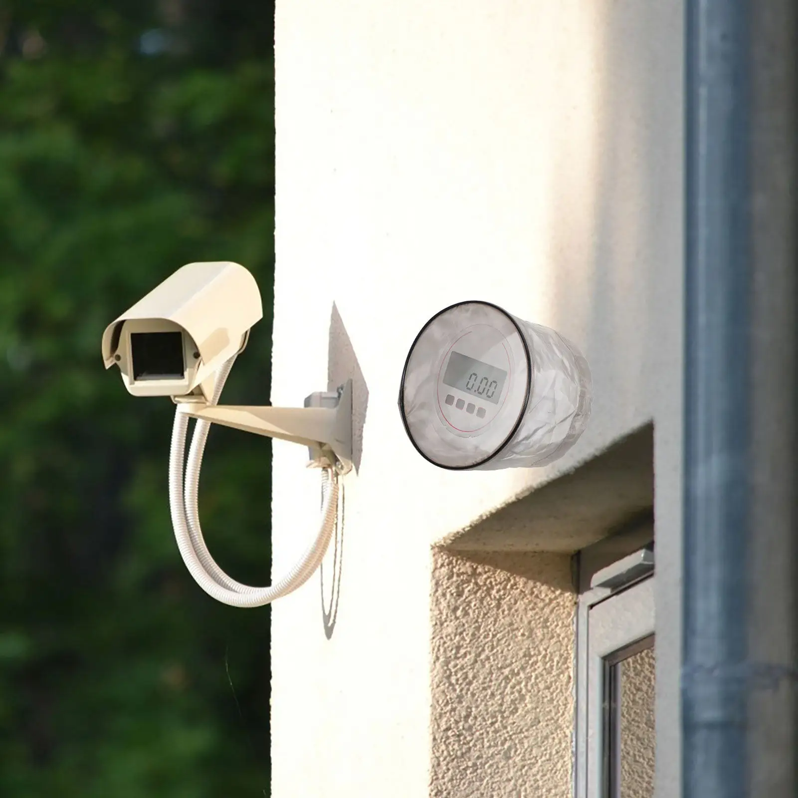 透明で折りたたみ可能な電気メーター用シールドカバー。可視化可能なファラデー効果を活用し、電磁波を遮断。スマートメーター、ガスメーターの保護に。