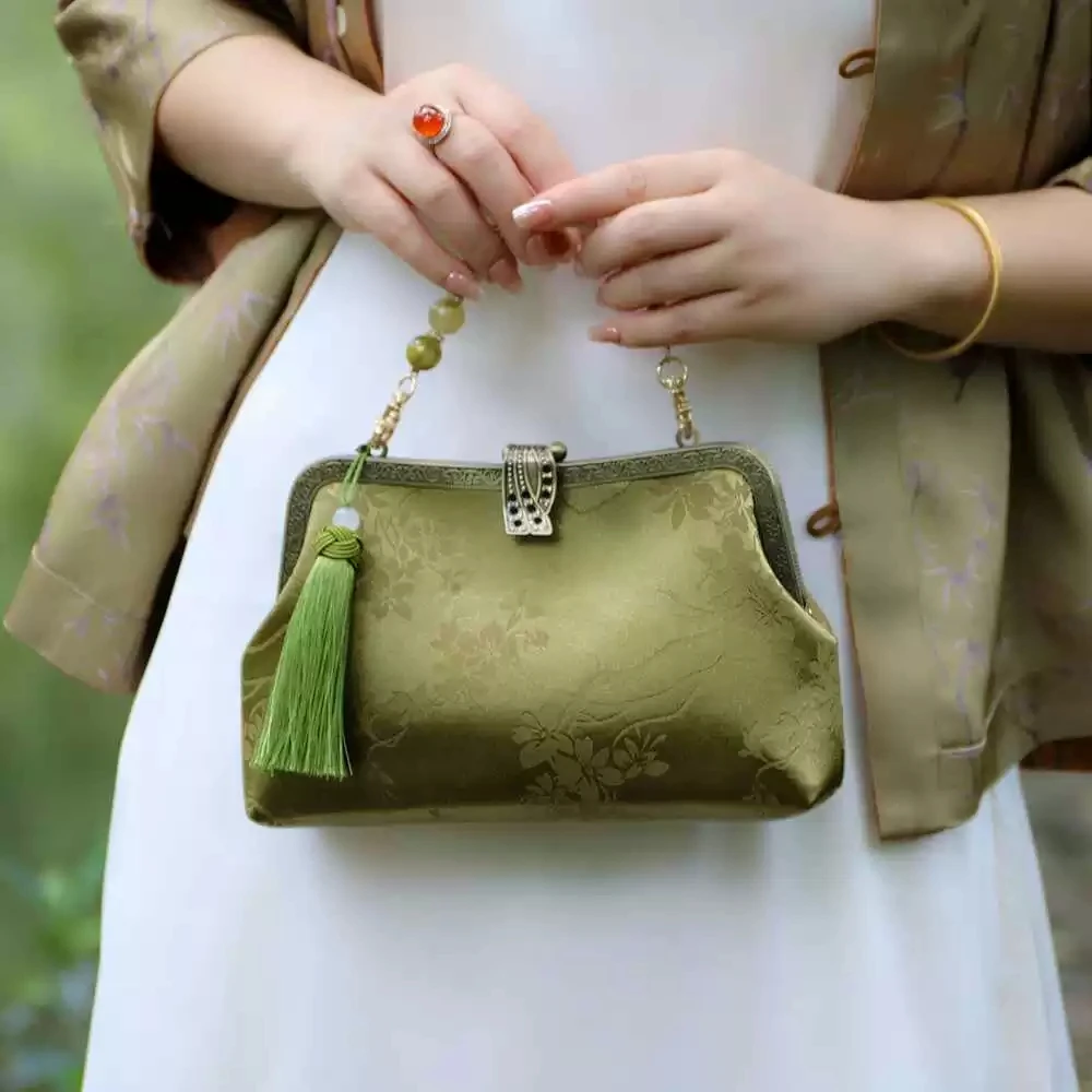 Chinese Style Retro Cheongsam Ethnic Tassel Gold Trim Handbag Original Design Lady Bag