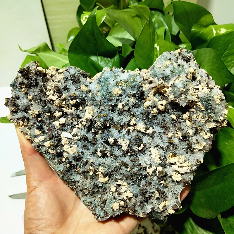 

Natural Stones Crystal And Black iron ore Syngenetic Ore Specimen With Natural Energy Healing Feng shui crystal Room Decoration