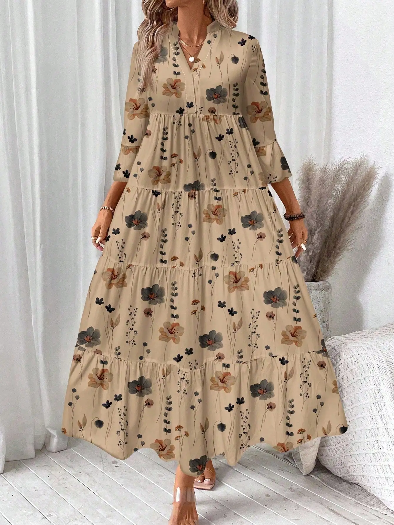 

Элегантное винтажное женское платье макси с цветочным принтом, V-образным вырезом и многоярусной юбкой