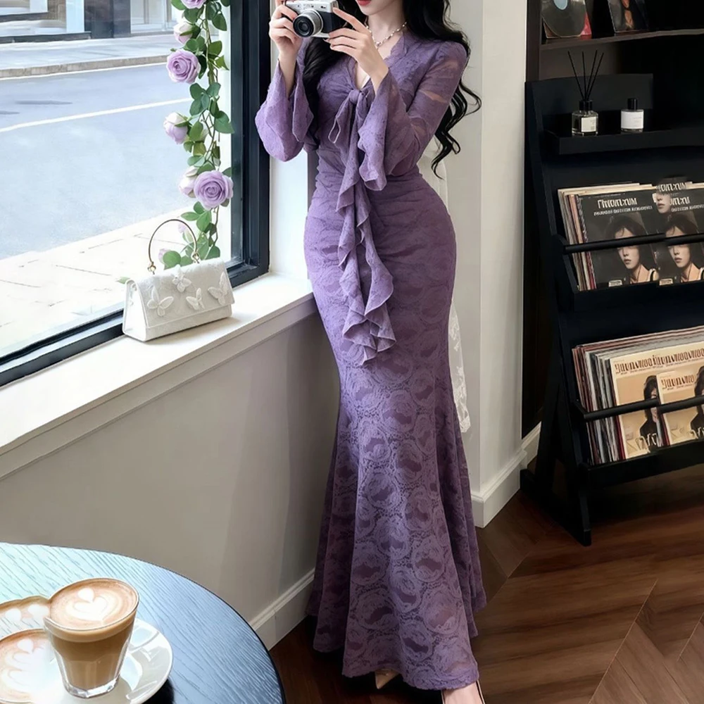 

Light and mature Royal sister V-neck streamer dress women's clothing 2026 autumn and winter new Spice Girl lace waist dress