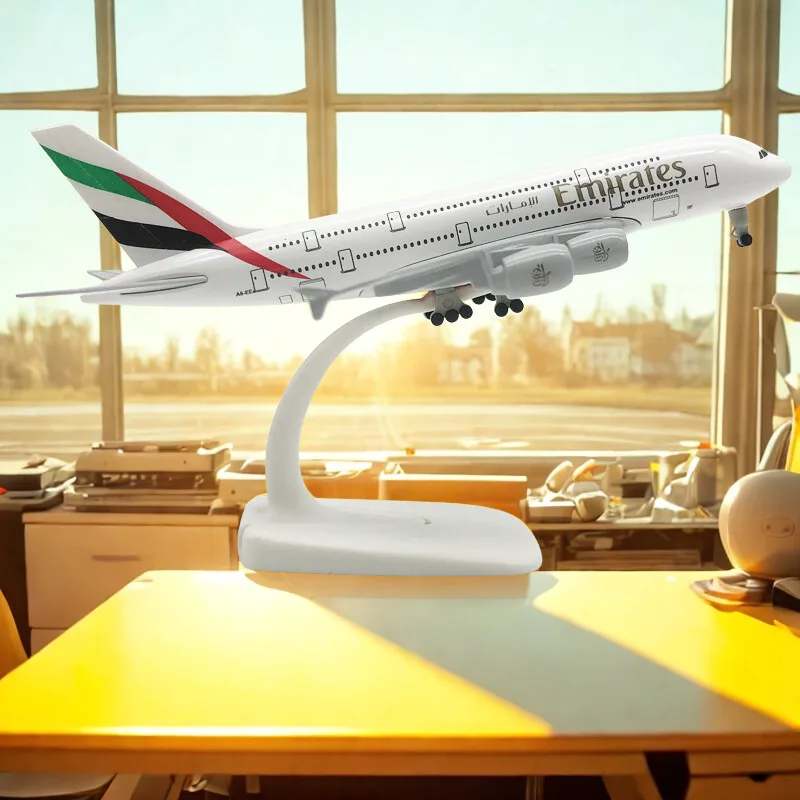 

20cm UAE A380 Airplane Model Miniature Plane Toys Alloy Metal A380 Airlines Diecast Airplanes Aircraft & Wheels for Collections