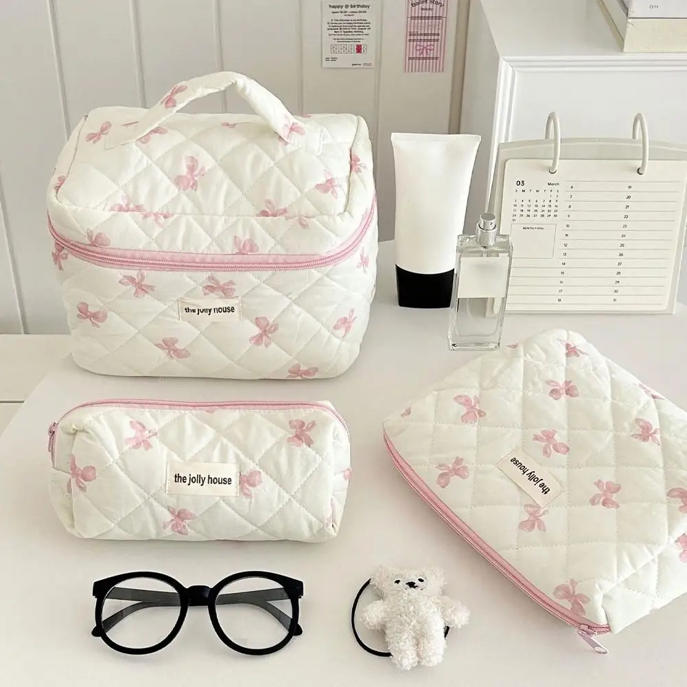 Borsa cosmetica borsa per il trucco con fiocco bianco piccola borsa da toilette portatile per studenti fresca e carina borsa da toilette trapuntata