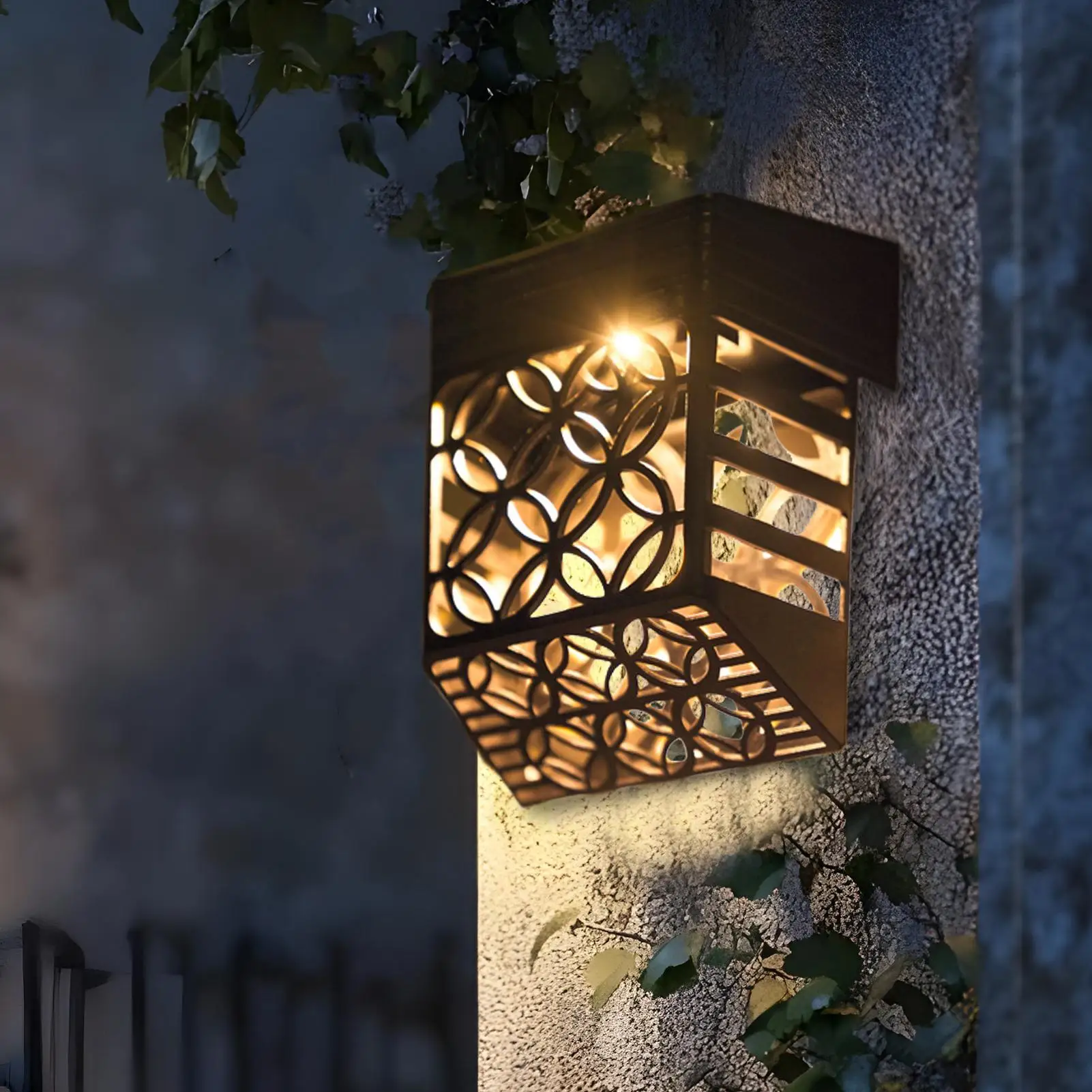 

Солнечные фонари для забора, 2 шт., палубные фонари на солнечной энергии, полые дизайнерские настенные бра для патио, заднего двора, лестницы, дорожки