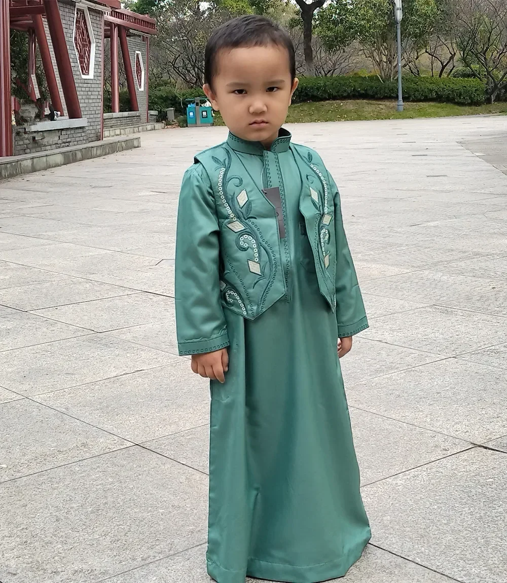 الأولاد المسلمين رداء سترة دعوى الأطفال التطريز عباية الصلاة قفطان رمضان المغرب جوبا متواضع إسلامي دبي السعودية عبايات ثوب