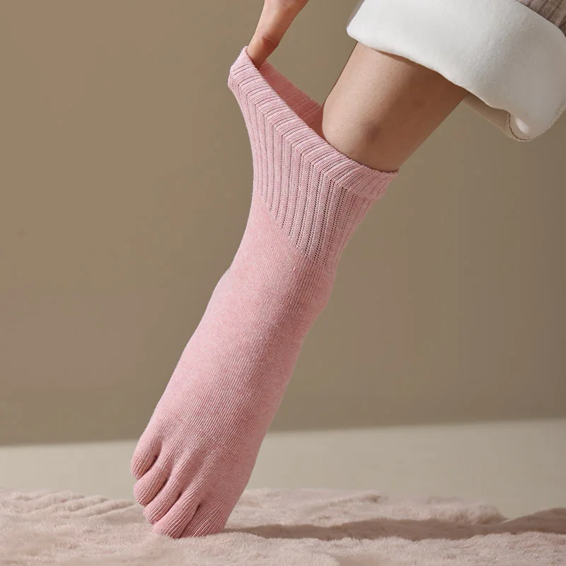 1 Paar Winter-Socken mit dicken Zehen für Damen, Baumwolle, solide, atmungsaktiv, warmer Boden, schlafender Frottee gegen kalten Schnee, lose Fünf-Finger-Socken – Detail 9
